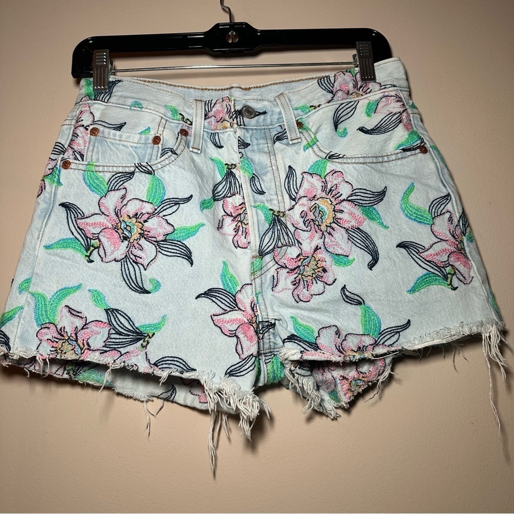 Levi’s 501 Button Fly Floral Garden Print Denim Shorts Size 26 - Picture 8 of 16